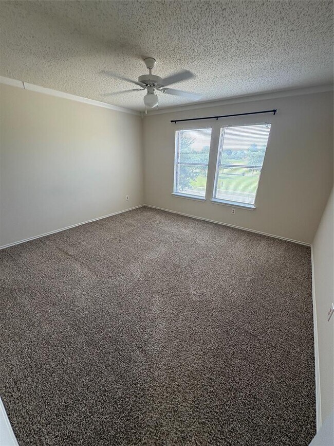 Building Photo - 1367 Lakeside Loop