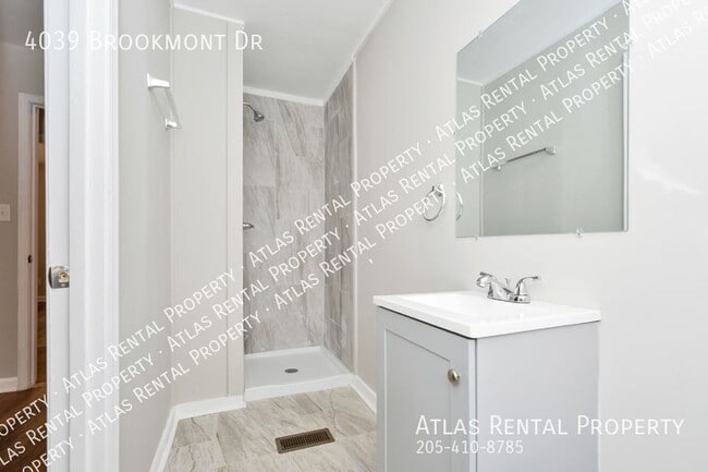 Building Photo - 4039 Brookmont Dr