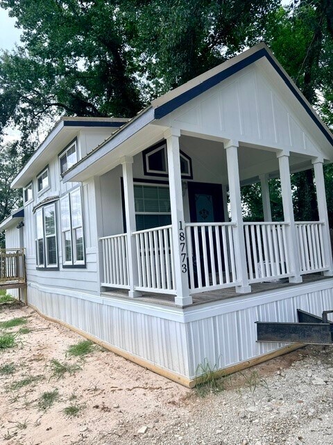 Building Photo - 18773 Forest Ln Cir