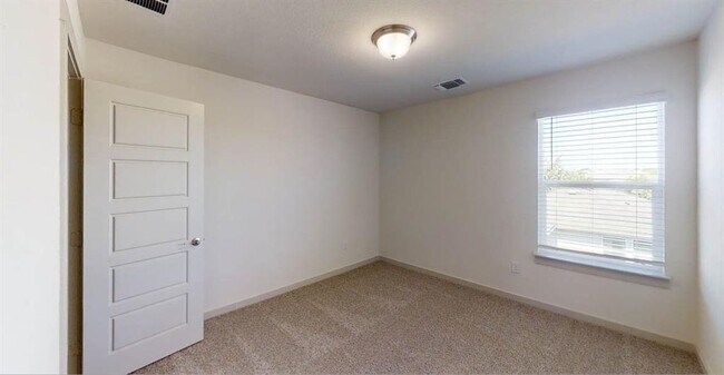 Building Photo - 3708 Niddry Dr