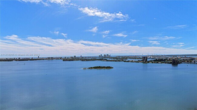 Building Photo - 480 NE 30th St