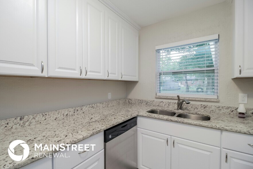 Building Photo - 865 Emerald Dr