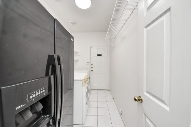 Building Photo - 20510 Pioneer Bend Ct