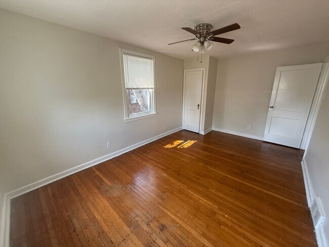 Building Photo - 3830 Berkley Ave