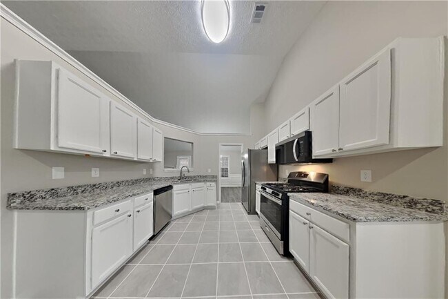 Building Photo - 775 James Ridge Dr