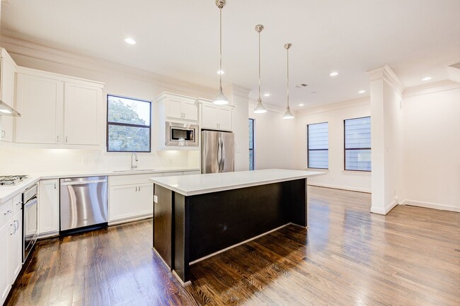 Building Photo - Sawyer Heights Luxury Living