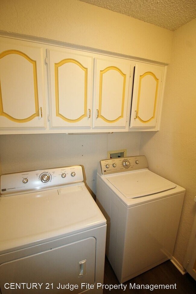 Building Photo - 4 br, 3 bath House - 1719 Cedar Hill Road