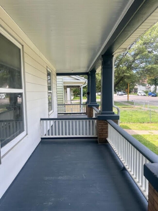 Building Photo - 1843-1845 W 3rd St