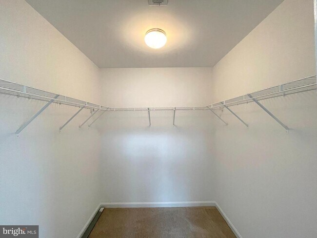 Building Photo - 113 Polo Way