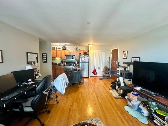Building Photo - 4180 N Marine Dr