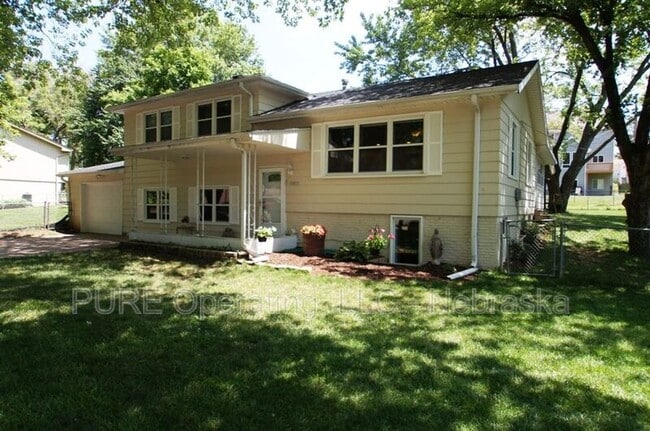 Primary Photo - 5851 S 51st St