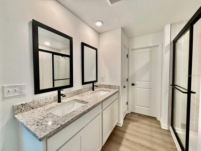 Building Photo - 5745 Helmsman Ct