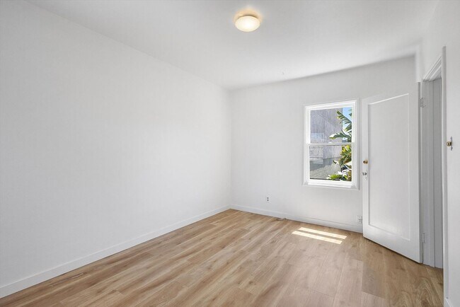 Building Photo - 2432 Webb Ave
