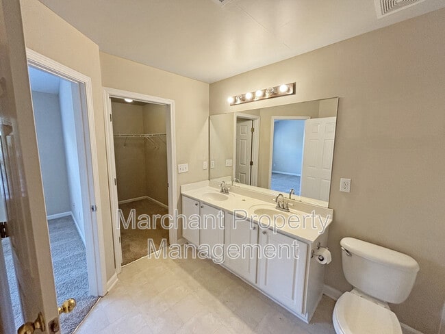 Building Photo - 301 Pampas Ct