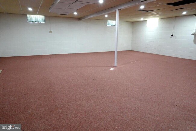 Building Photo - 25 Homestead Dr