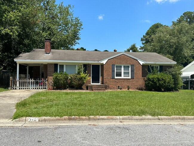 Primary Photo - 112 Belmont Dr
