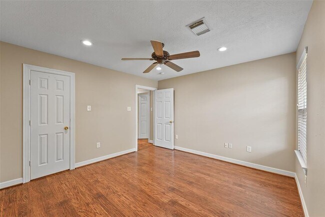 Building Photo - 511 Turner Dr