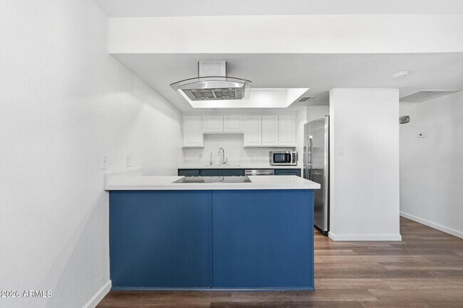 Building Photo - 1051 S Dobson Rd