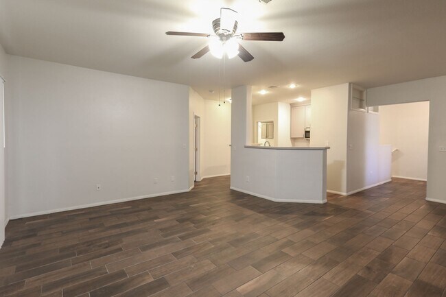 Building Photo - 2 Bedroom Condo In Guard Gated Summerlin C...