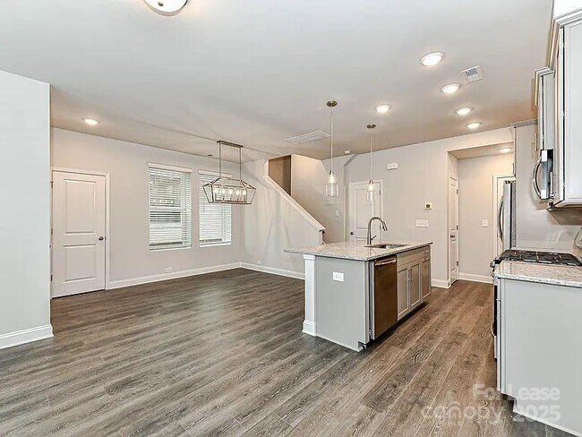 Building Photo - 1225 Kohler Ave