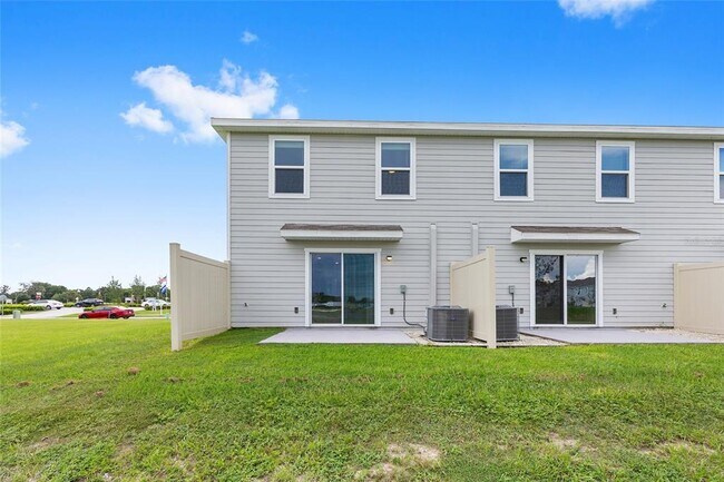 Building Photo - 8247 SW 67th Ave