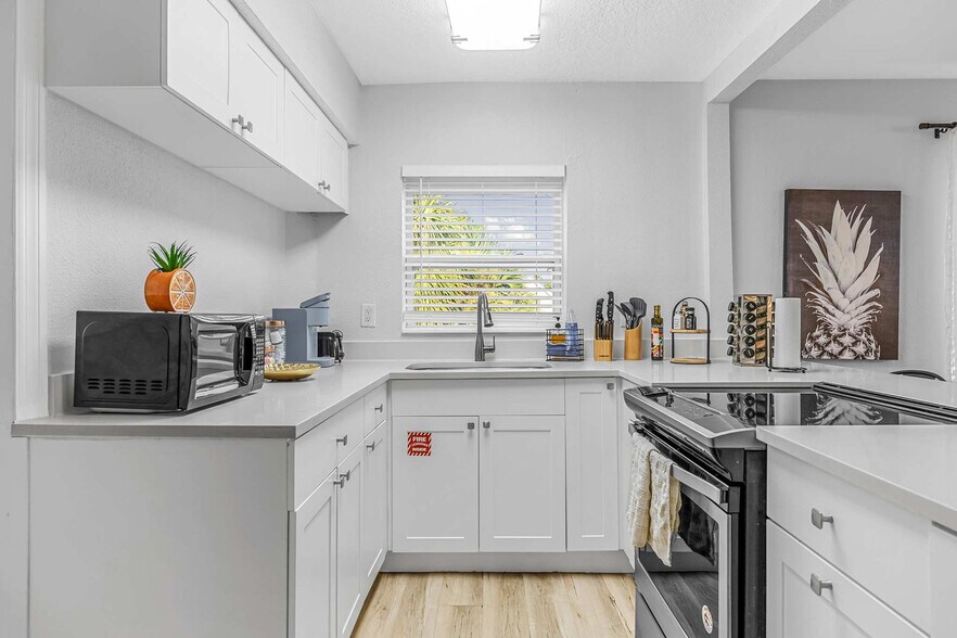 Building Photo - 3524 S Atlantic Ave