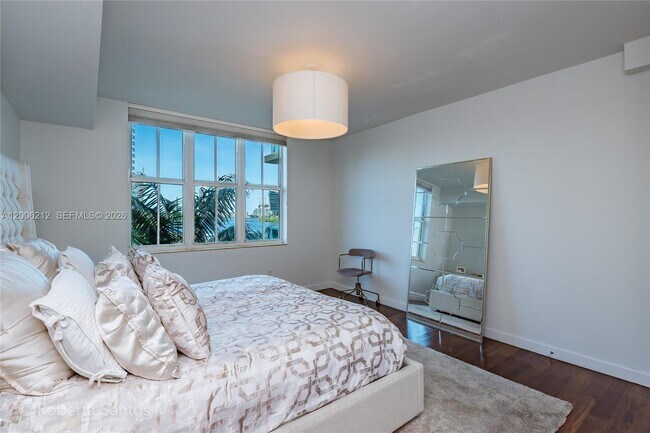 Building Photo - 3340 NE 190th St