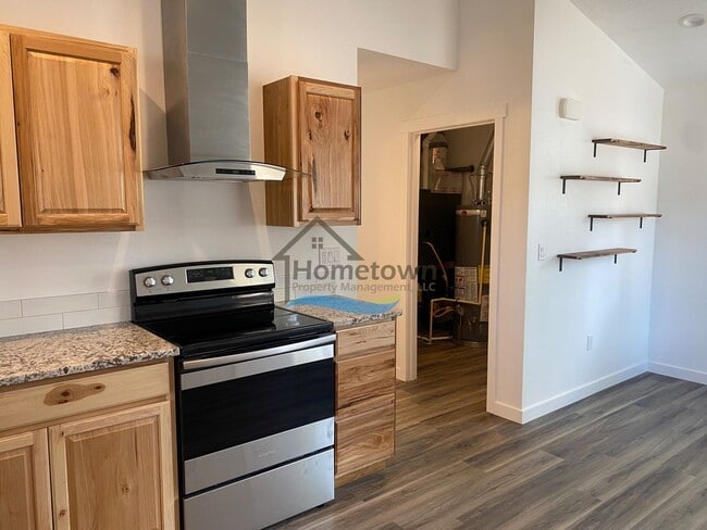 Building Photo - 2 Bedroom 1 Bath House Built in 2022 Avail...