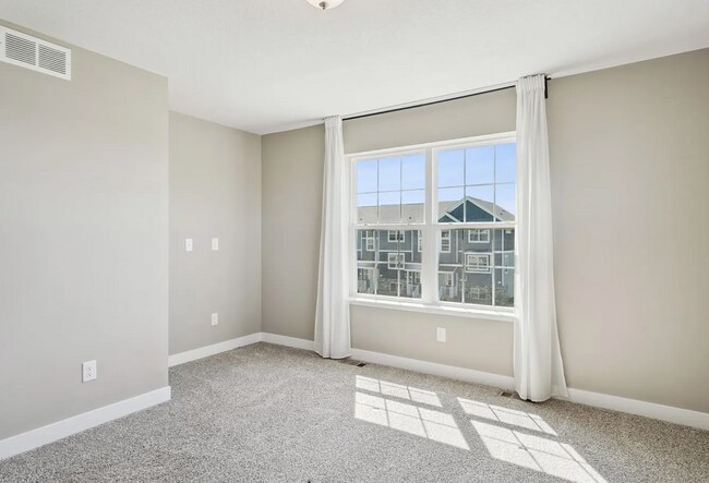 Building Photo - 6636 Hinterland Trl S