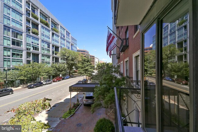 Building Photo - 1117 New Hampshire Ave NW