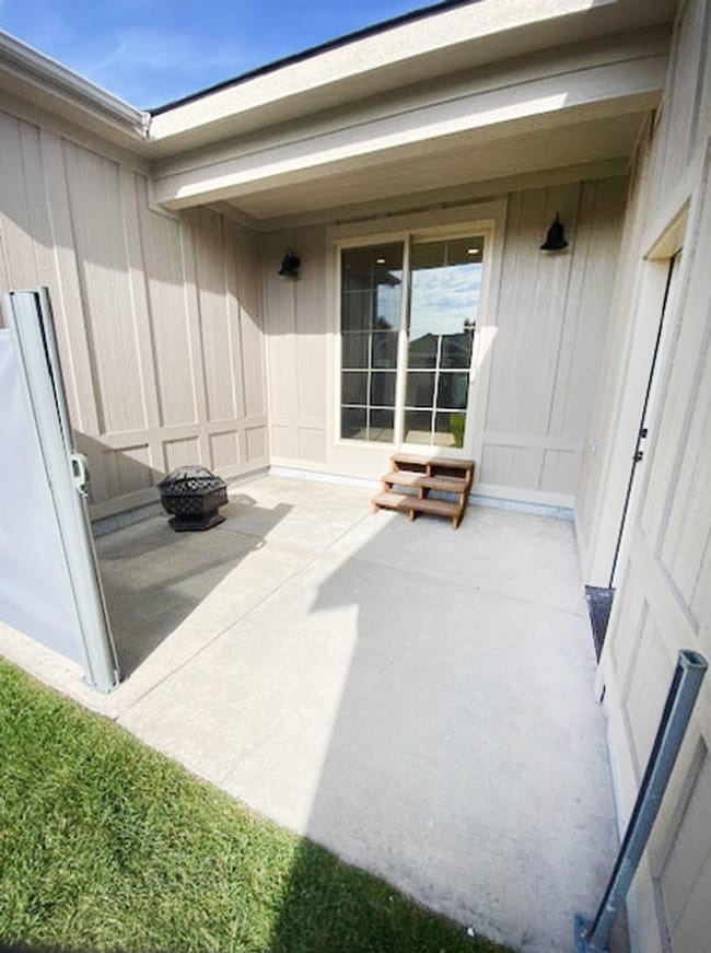 Building Photo - Beautifully Designed 3 Bed Home