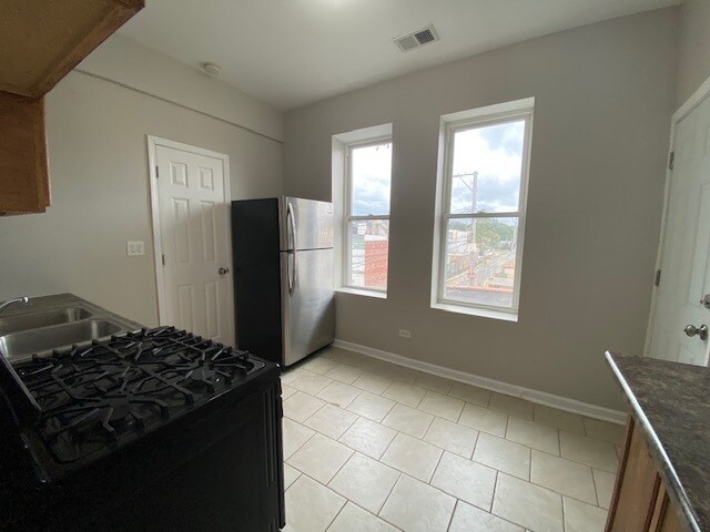 Building Photo - 1609 N Lawndale Ave