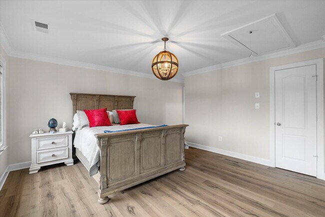 Building Photo - Your New Home Awaits