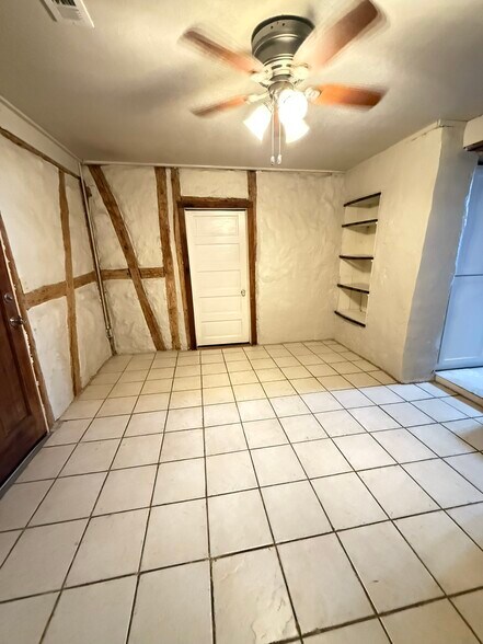 Building Photo - 1115 Isabella St