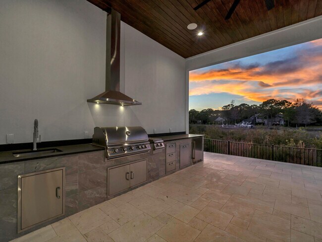 Building Photo - 330 Kelly Plantation Dr