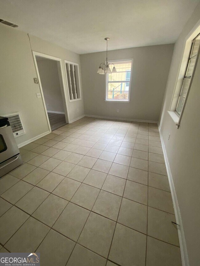 Building Photo - 29 Highland Park Dr