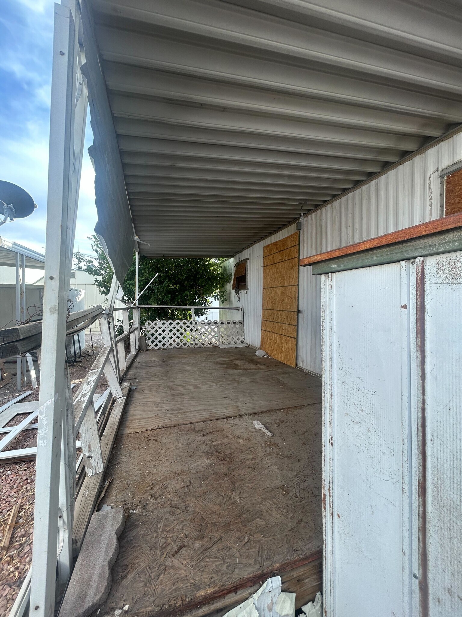 Building Photo - 3601 E Wyoming Ave