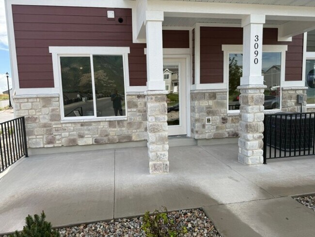 Building Photo - 3090 E Thorley Dr