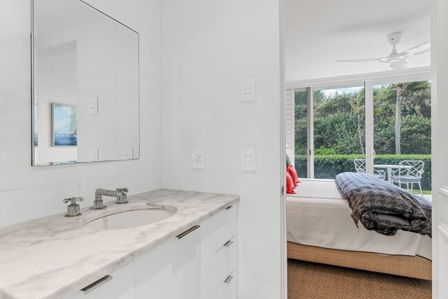 Building Photo - 2774 S Ocean Blvd