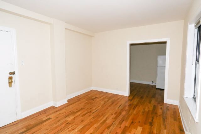 Building Photo - 1350 N Dearborn St