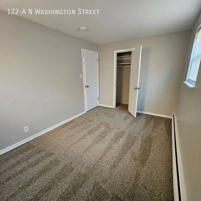 Building Photo - Updated 2 Bedroom in the Heart of Delaware