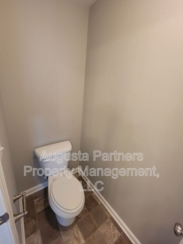 Building Photo - 1733 Ethan Way