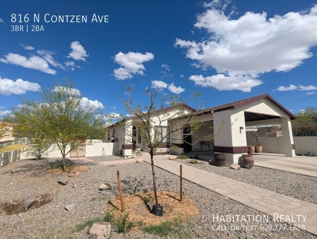 Building Photo - 816 N Contzen Ave