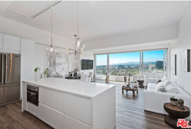 Building Photo - 10501 WILSHIRE Blvd