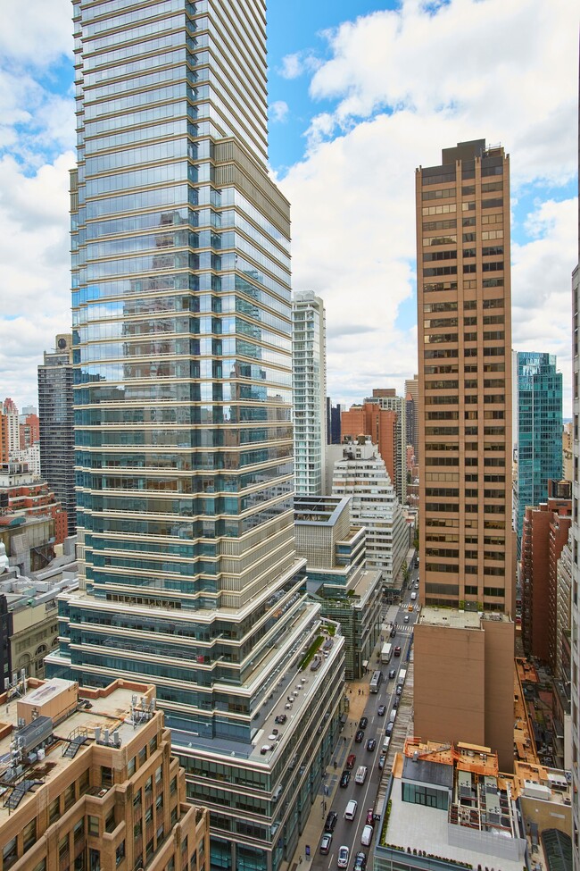 Building Photo - 117 E 57th St