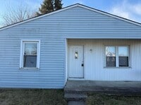 Building Photo - 2 Bedroom Home in a Central Area!
