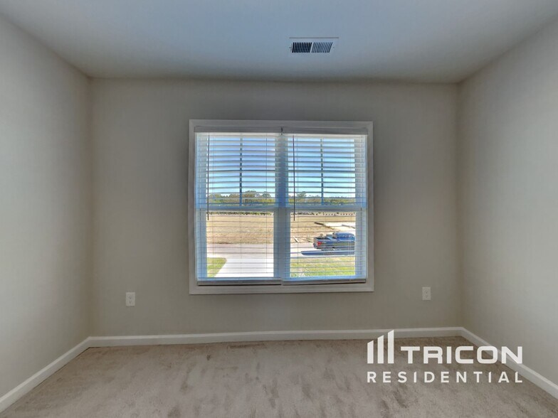 Building Photo - 137 Sawyer Ml Dr