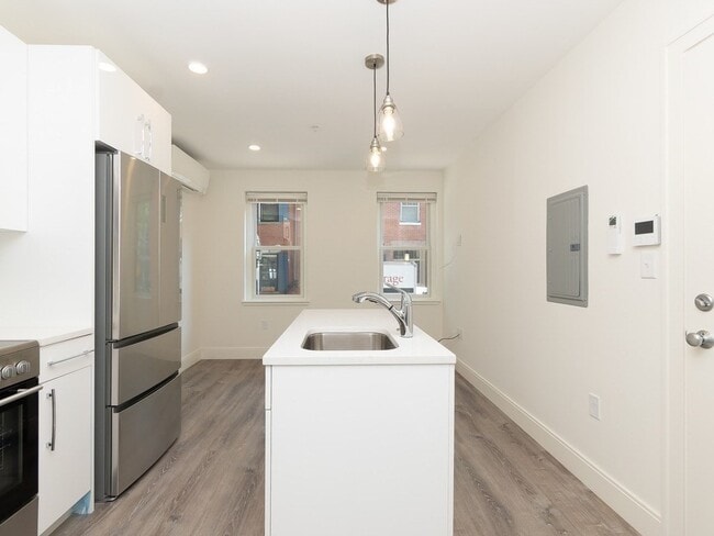 Building Photo - 46 Melrose St