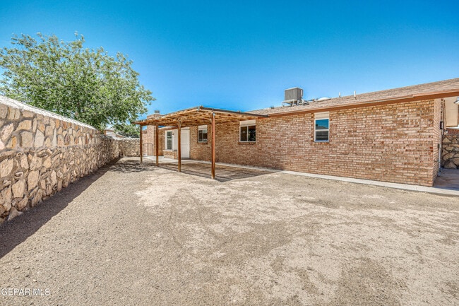 Building Photo - 3008 Barkarian Pl