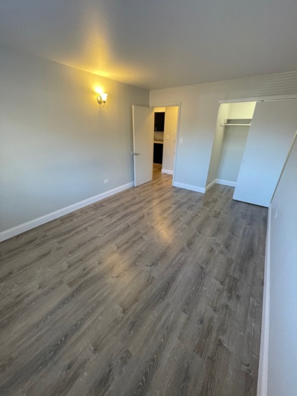 Building Photo - 517 S Milwaukee Ave